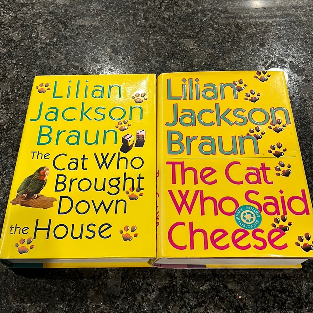 (2) books by Lillian Jackson Braun in great condition